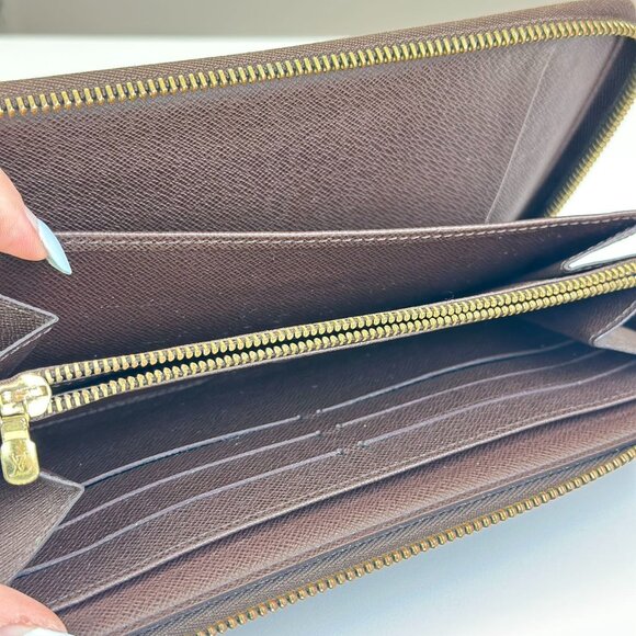 Louis Vuitton Damier Ebene Wallet - Picture 6 of 6